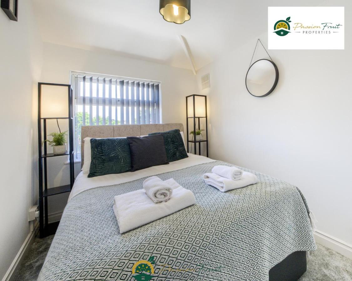 3 Bedroom Coventry House By Passionfruitproperties With Free Wi-Fi, Large Garden And Driveway - 52Nrc Exterior foto
